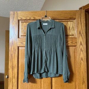 Women’s Hollister button down shirt. Size Medium. Like new. Olive green.